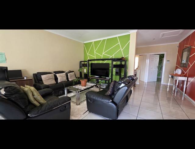 3 BEDROOM HOUSE FOR SALE IN SAFARI GARDENS